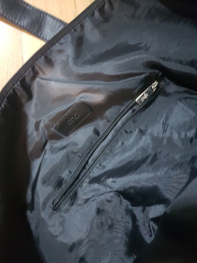 Borsa mare marca ghd + pochette ghd nera