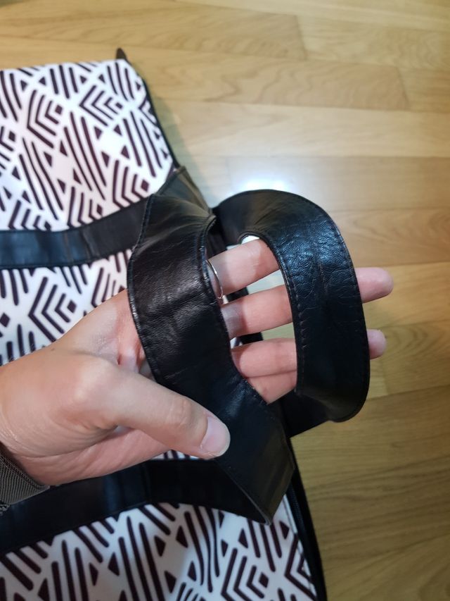 Borsa mare marca ghd + pochette ghd nera