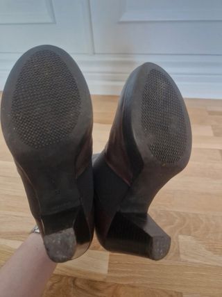 Botines Eva vs Maria marrones