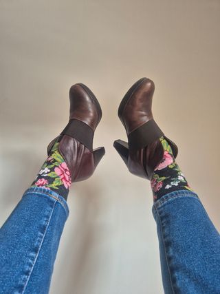 Botines Eva vs Maria marrones