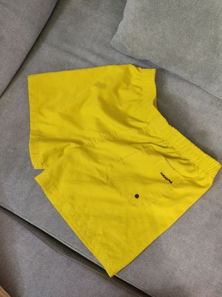 Bañador corto amarillo mostaza