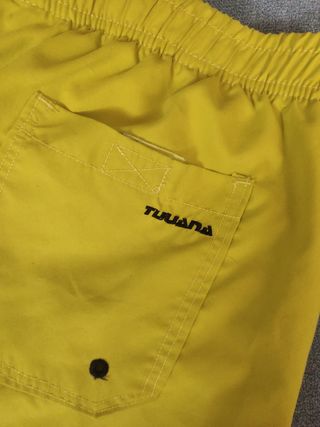 Bañador corto amarillo mostaza