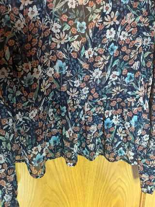 Blusa floral otoñal