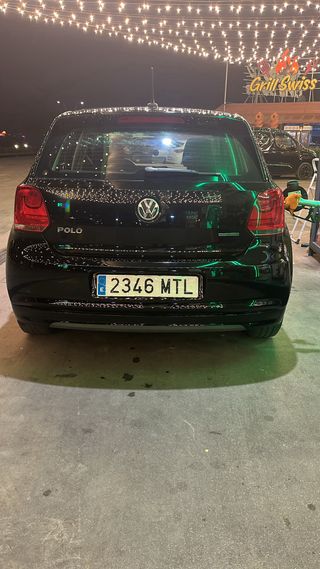 Volkswagen Polo Negro