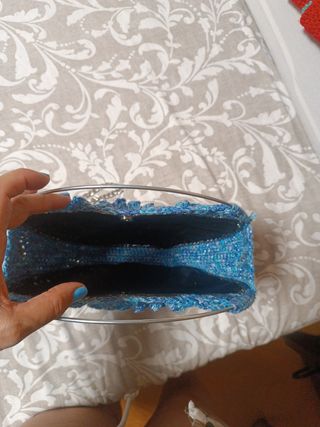 Bolso crochet azul y plateado 
