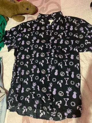 Camisa negra estampada veraniega