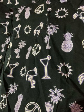 Camisa negra estampada veraniega