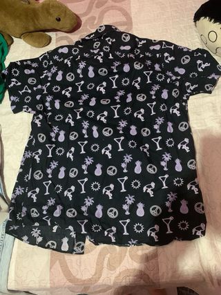 Camisa negra estampada veraniega