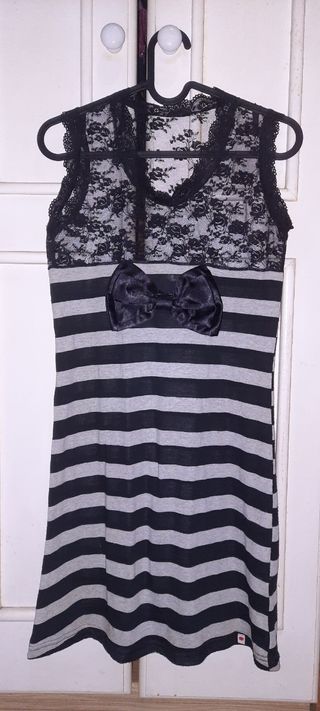 Vestido corto con transparencias