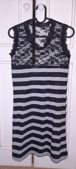 Vestido corto con transparencias