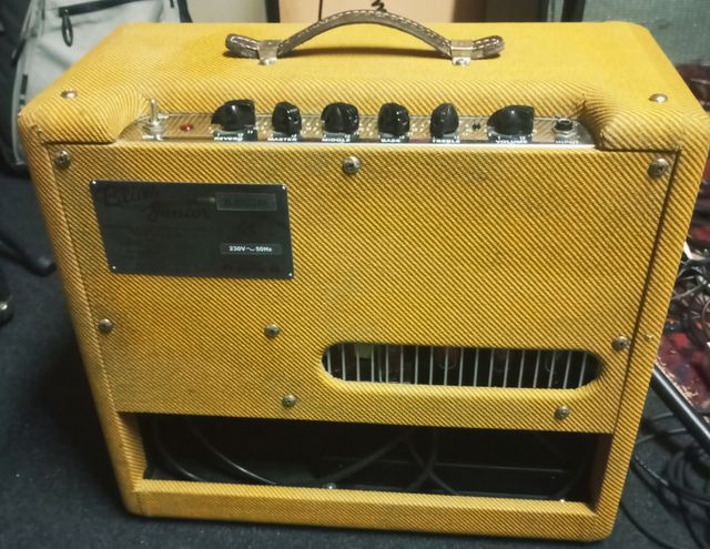 Amplificador Fender Blues Jnr (15 vatios)