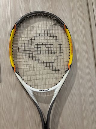 Raqueta Dunlop + Toplife con funda