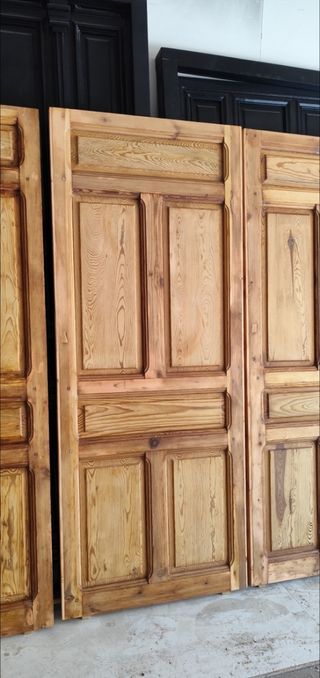 Puertas madera antiguas.
470€ cada una 
