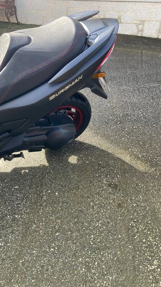 suzuki Burgman 400  año 2016  con 3500Km