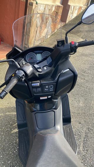 suzuki Burgman 400  año 2016  con 3500Km