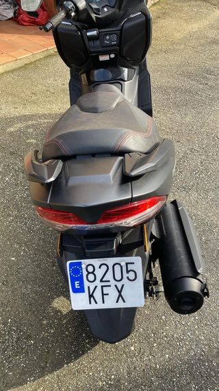 suzuki Burgman 400  año 2016  con 3500Km