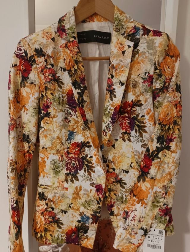 Chaqueta Zara Basic flores-S