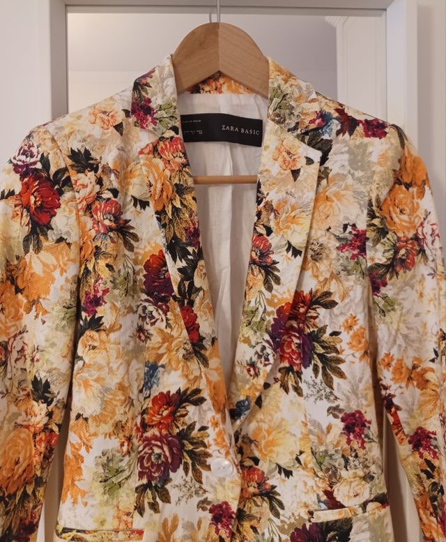 Chaqueta Zara Basic flores-S