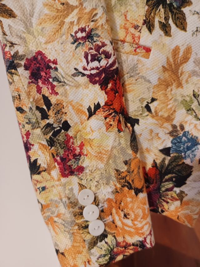Chaqueta Zara Basic flores-S