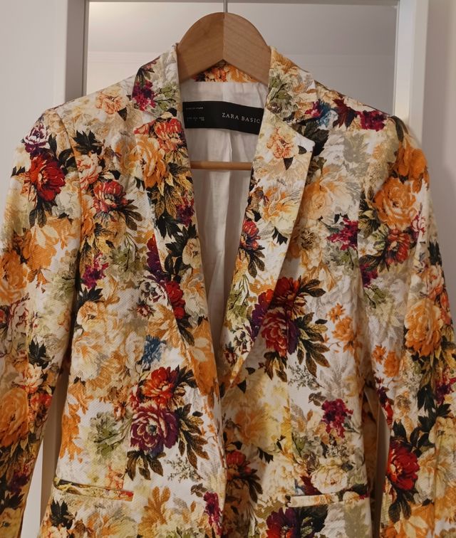 Chaqueta Zara Basic flores-S
