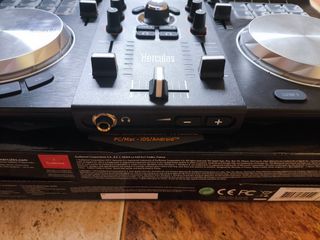 Mesa de mezclas Hercules Universal DJ