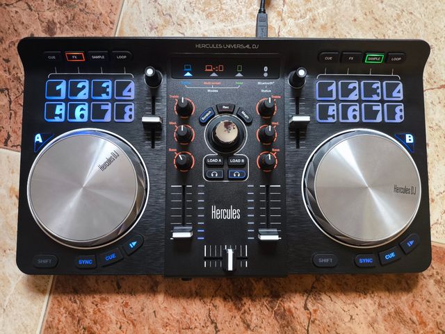 Mesa de mezclas Hercules Universal DJ