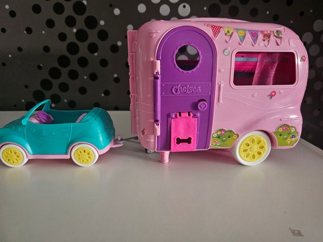 Caravana y coche Chelsea Barbie