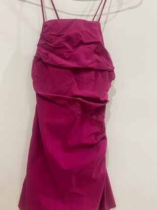 Vestido corto buganvilla ajustado.