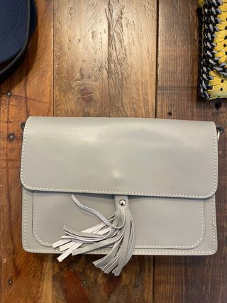 Bolso bandolera gris