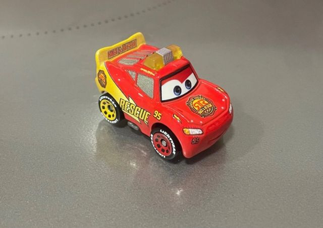 Cars mini racers Rayo Mcqueen edición especial Res