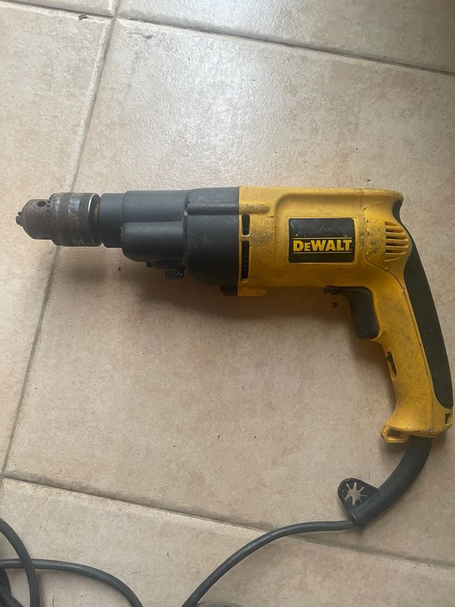 Taladro Dewalt usado