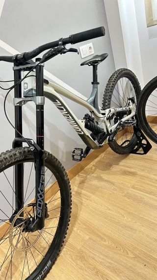 Commencal Supreme V4 - Bicicleta DH