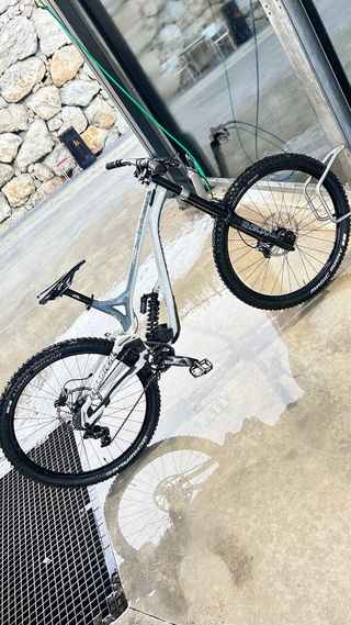 Commencal Supreme V4 - Bicicleta DH