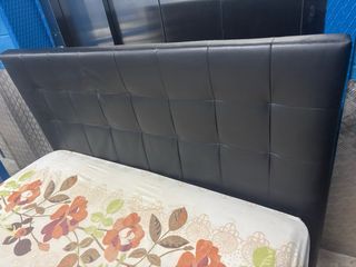 Canapé con cabecero acolchado y colchón La Premier