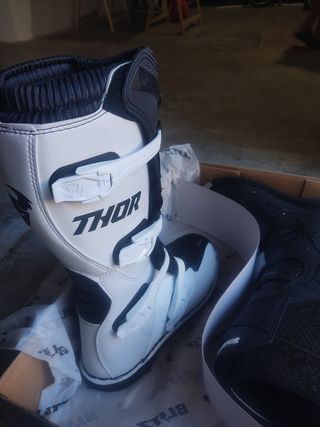 Botas Thor Blitz XP MX - Nuevas. Talla 9/43
