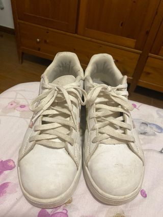 Zapatillas Adidas blancas efecto iridiscente
