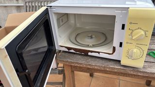 Microondas Rommer - Blanco