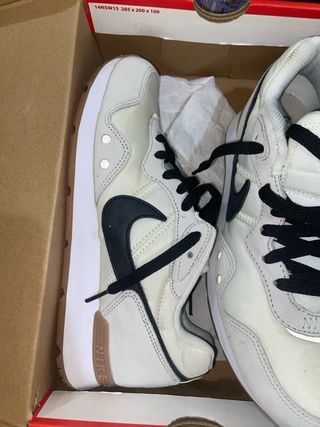 Zapatillas Nike - Beige/Blanco