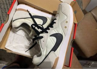 Zapatillas Nike - Beige/Blanco