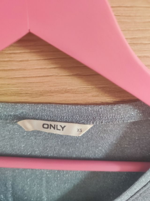 Camiseta azul brillante