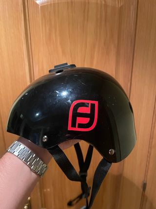 Casco tallaM BMX/Patinete + acople para la GoPro 
