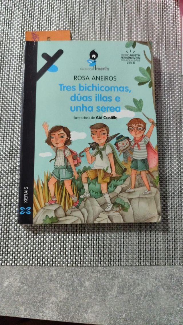 Tres bichicomas, duas Illas e Unha serea