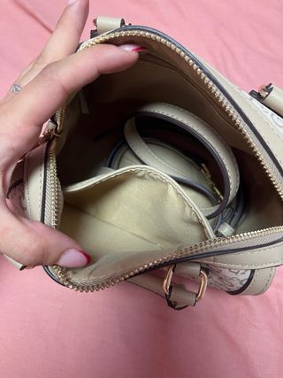 Bolso Guess beige