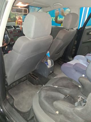 SEAT Leon 2006 140cv acecto cambios pegatina B