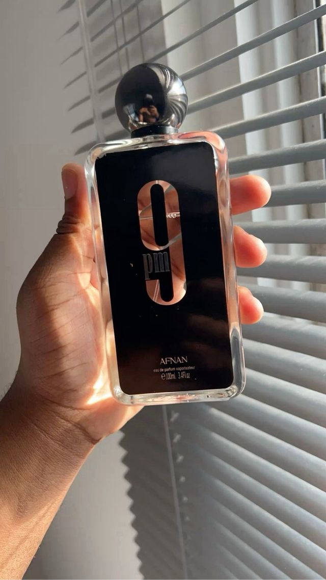 9PM Black de Afnan.