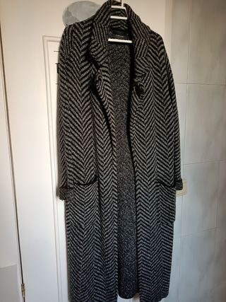 Abrigo Zara largo - Negro y Gris. Jaspeado espiga.