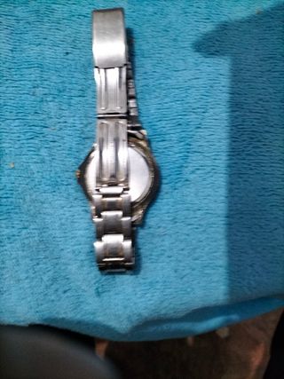 Reloj de pulsera plateado