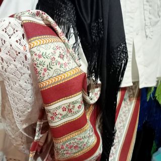 Traje baturra: precio Falda 1m.