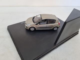 Renault Clio 2005 1:43 Sólido