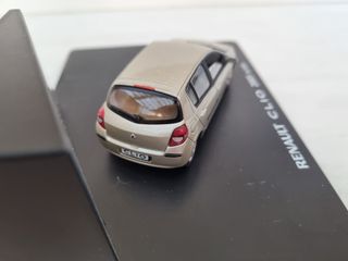 Renault Clio 2005 1:43 Sólido